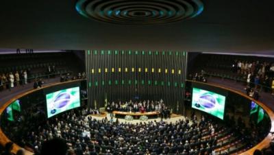 Anulan votación de la Cámara a favor del juicio contra Dilma; "Crisis en Brasil fue armada por corruptos contra Rousseff"