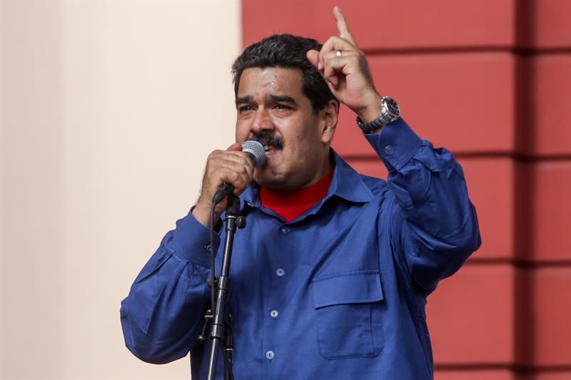 Maduro pide a presidente de Parlamento se disculpe por expresiones "racistas"