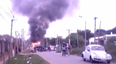 Incendian camión de basura tras siniestro mortal en Flor de Maroñas