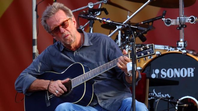 Eric Clapton, la leyenda del rock que siente dolor cuando toca guitarra por neuropatía periférica