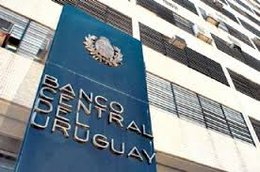 La resistencia de Uruguay entre dos gigantes en bancarrota