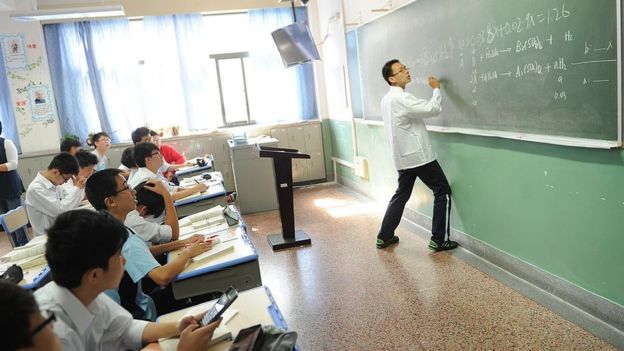Cómo se evalúa a los maestros en los países con la mejor educación del mundo