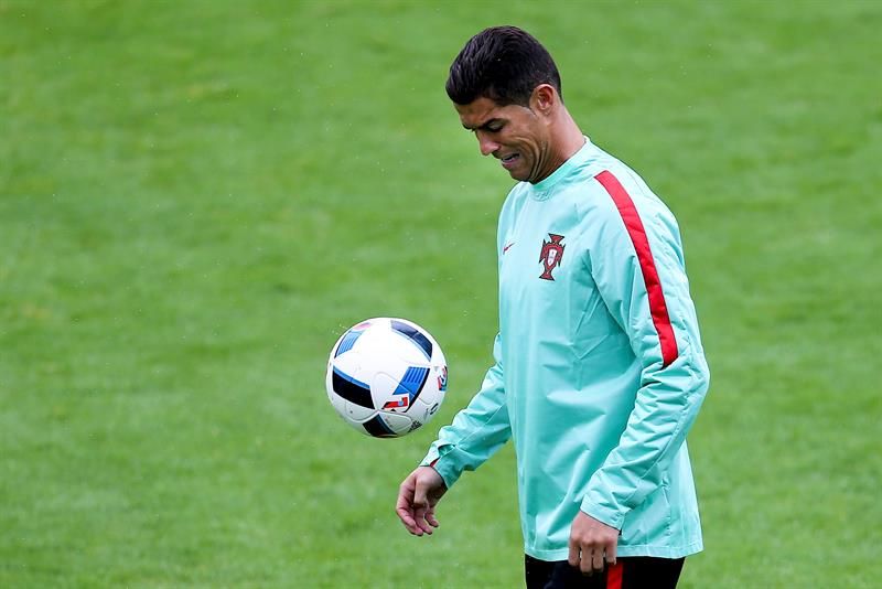 La Televisión portuguesa exige a Ronaldo y a la Federación lusa una disculpa