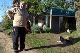 Internan a ciudadano árabe que se desnudó en la chacra de Mujica