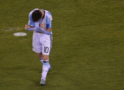 La prensa española se compadece: "La maldición de Messi y Argentina no tiene fin"