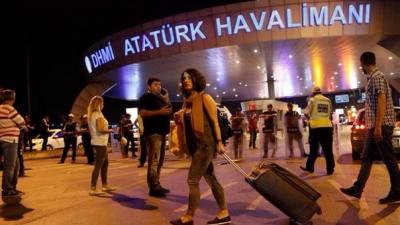 ¿Cuántos extranjeros murieron en el atentado al aeropuerto de Turquía?