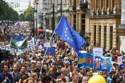 Los británicos contrarios al Brexit toman las calles de Londres