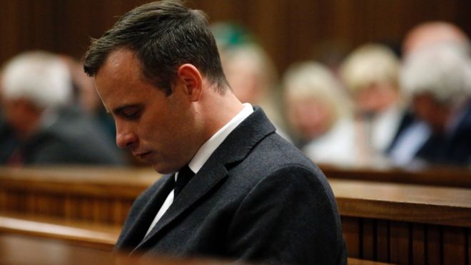 Oscar Pistorius condenado a seis años de cárcel por el asesinato de su novia