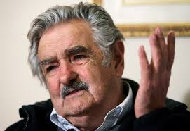 Mujica disparó contra funcionarios públicos que no trabajan por dolor de muelas o nuca