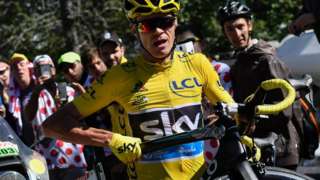 El vergonzoso y caótico final de etapa en el Tour de Francia en Mont Ventoux