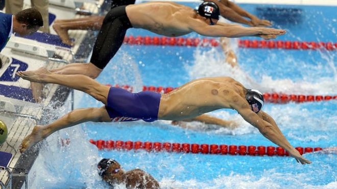 ¿Qué son los círculos rojos en la espalda del nadador Michael Phelps y otros atletas olímpicos?