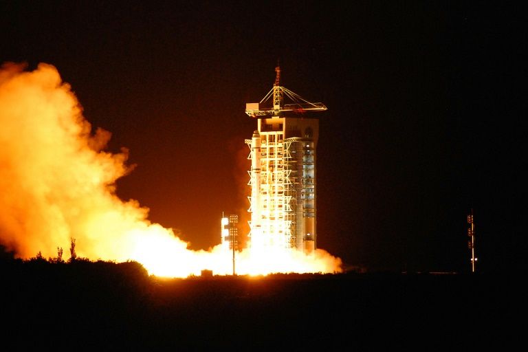 China lanza el primer satélite mundial de comunicación cuántica
